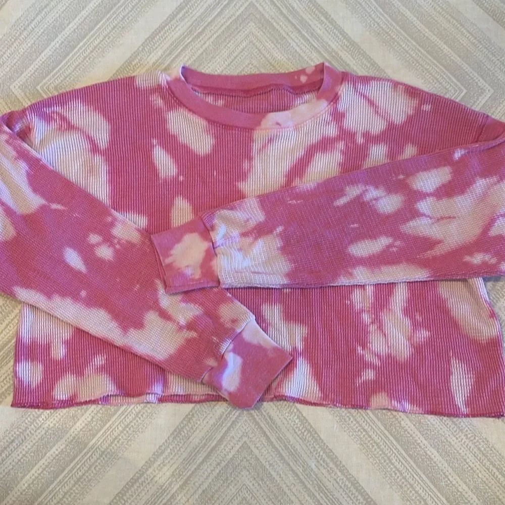 Katie J NYC Girls Pink Tie Dye Cropped Long Sleeve Waffle Shirt - Size XL